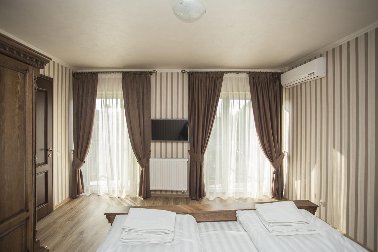 Guest House Villa Lamperti Dyyda Bagian luar foto